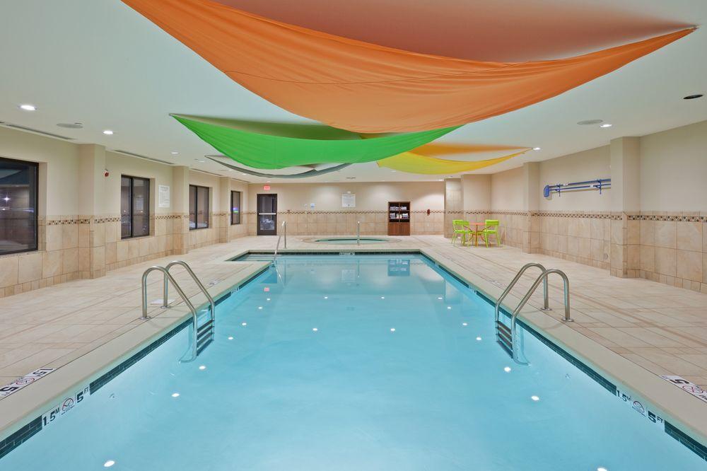 Holiday Inn Express Hays By Ihg Buitenkant foto