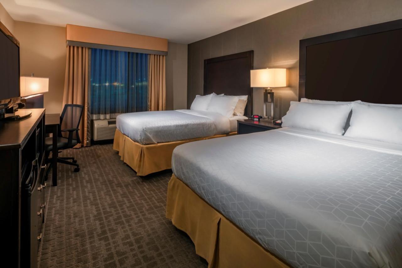 Holiday Inn Express Hays By Ihg Buitenkant foto