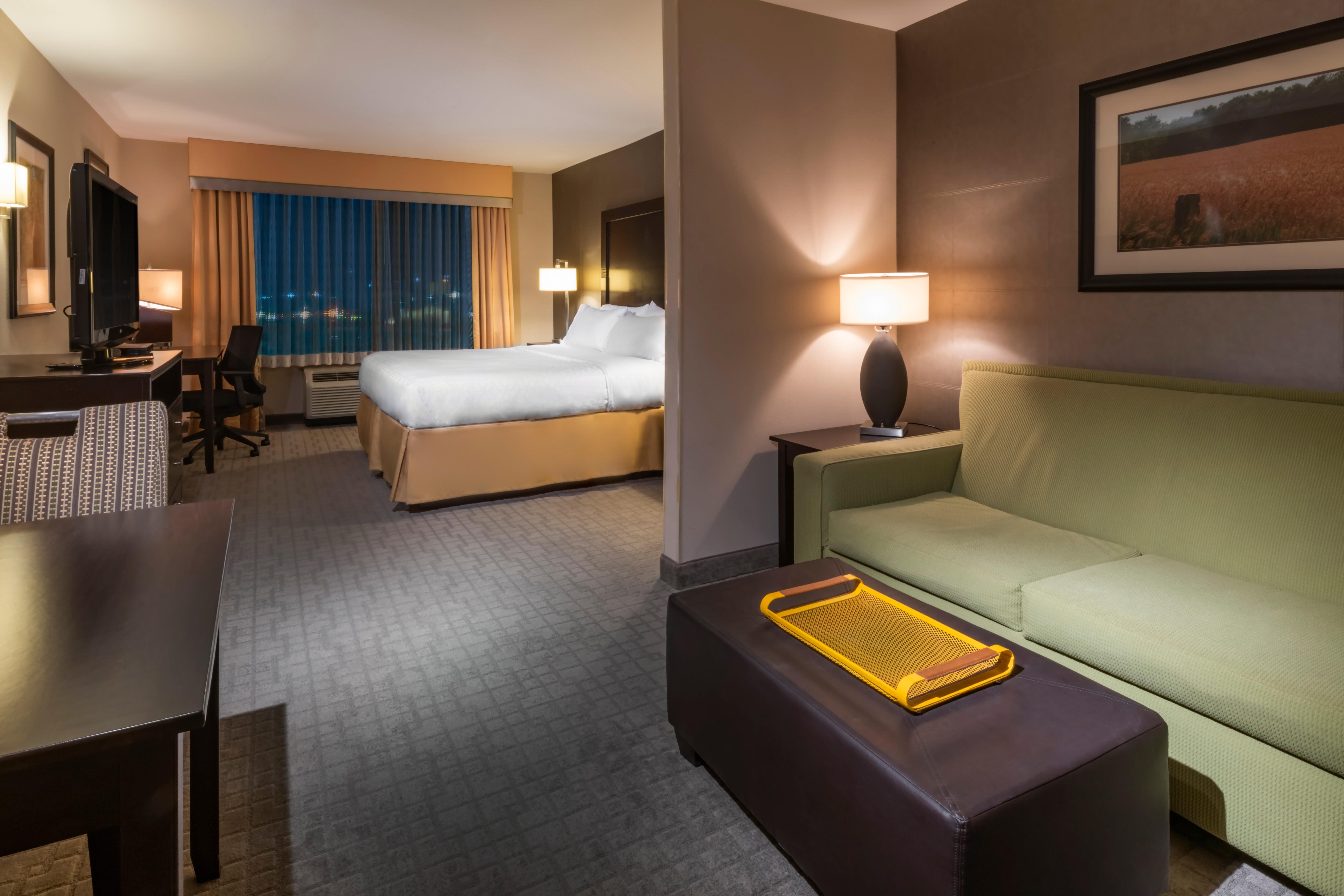 Holiday Inn Express Hays By Ihg Buitenkant foto