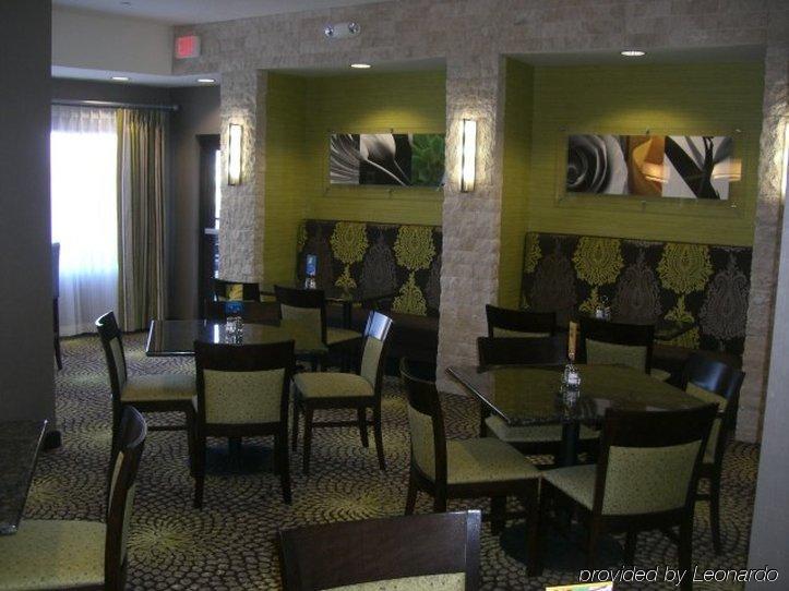 Holiday Inn Express Hays By Ihg Restaurant foto